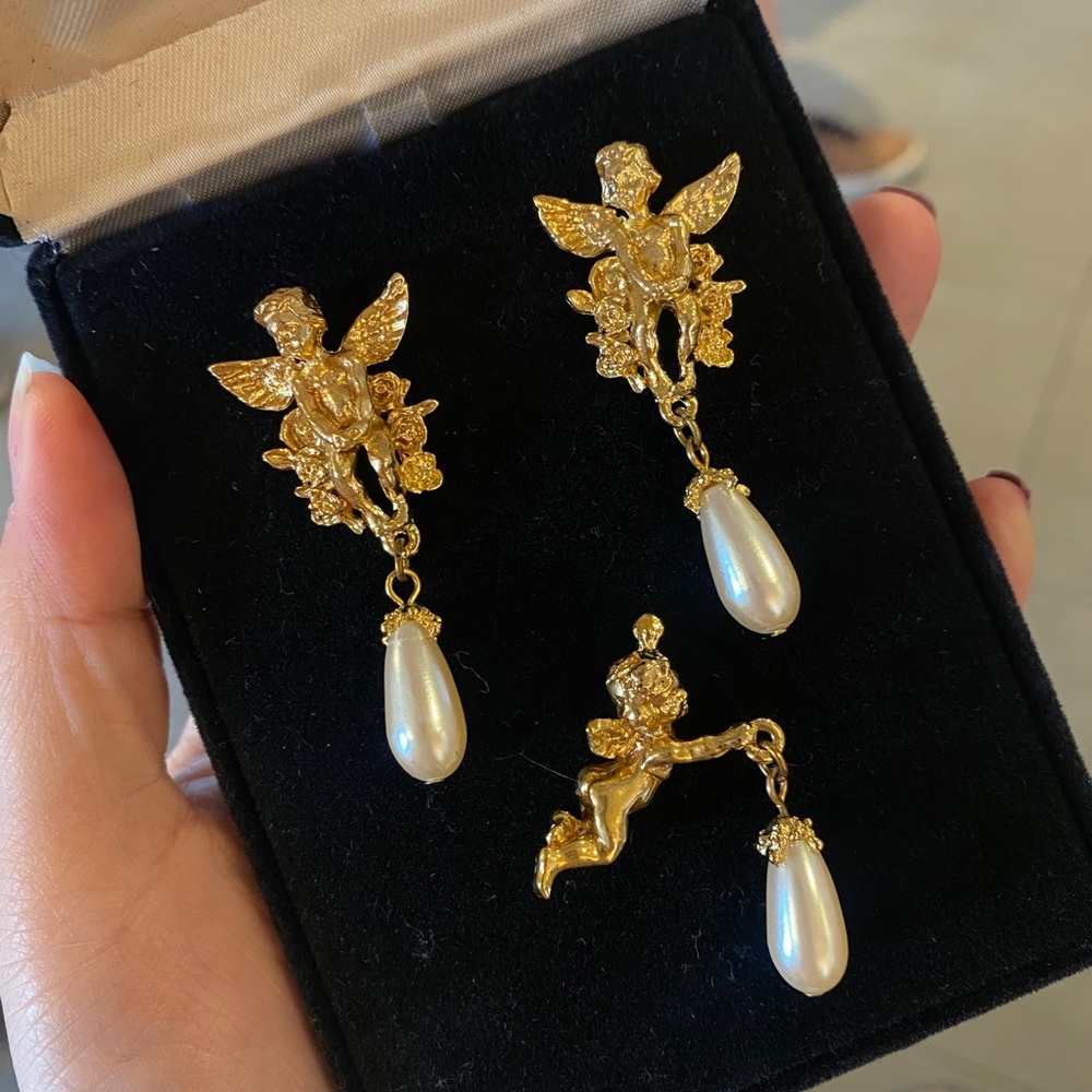 Kirks folly ear clips golden tone angle
